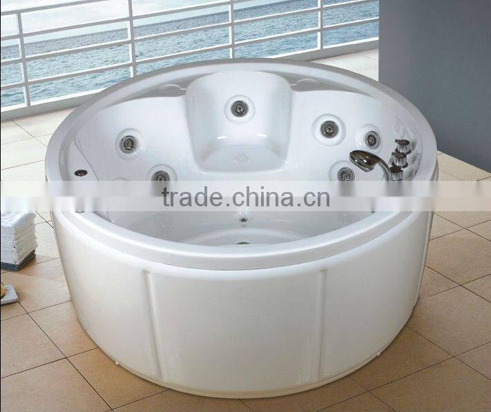 round bathtub