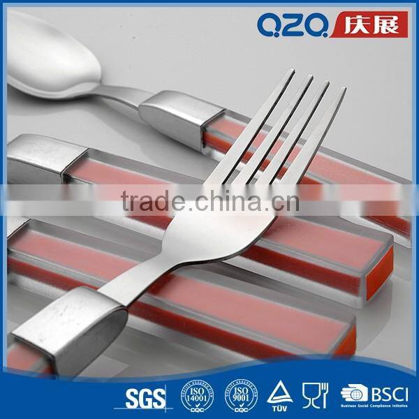 Strong and robust plastic handle hand polish luxury hotel cutlery set