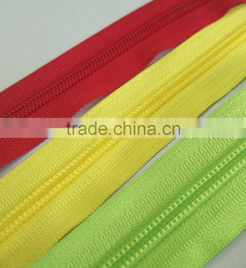 Colorful Plastic/Nylon Zipper with Auto Lock