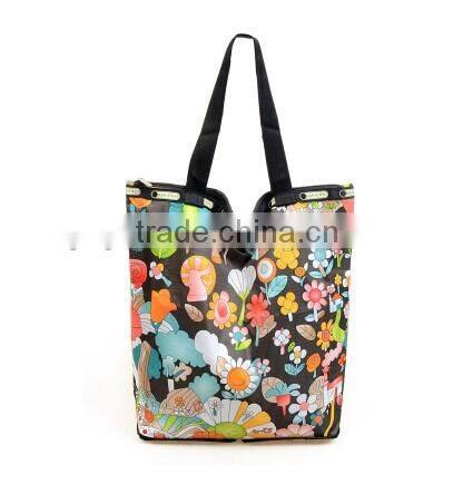 Foldable nylon shopping bag