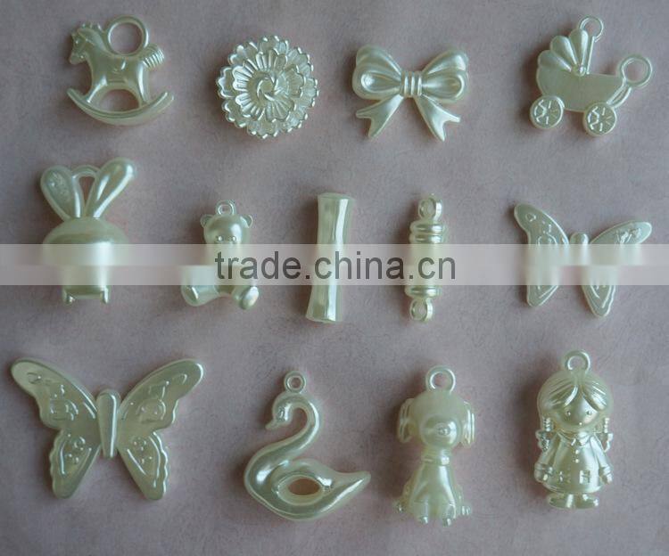 Factory Wholesale full design maple leaf shape 50*51mm Pearls Fancy Pearls loose imitation ABS Plastic beads supplier