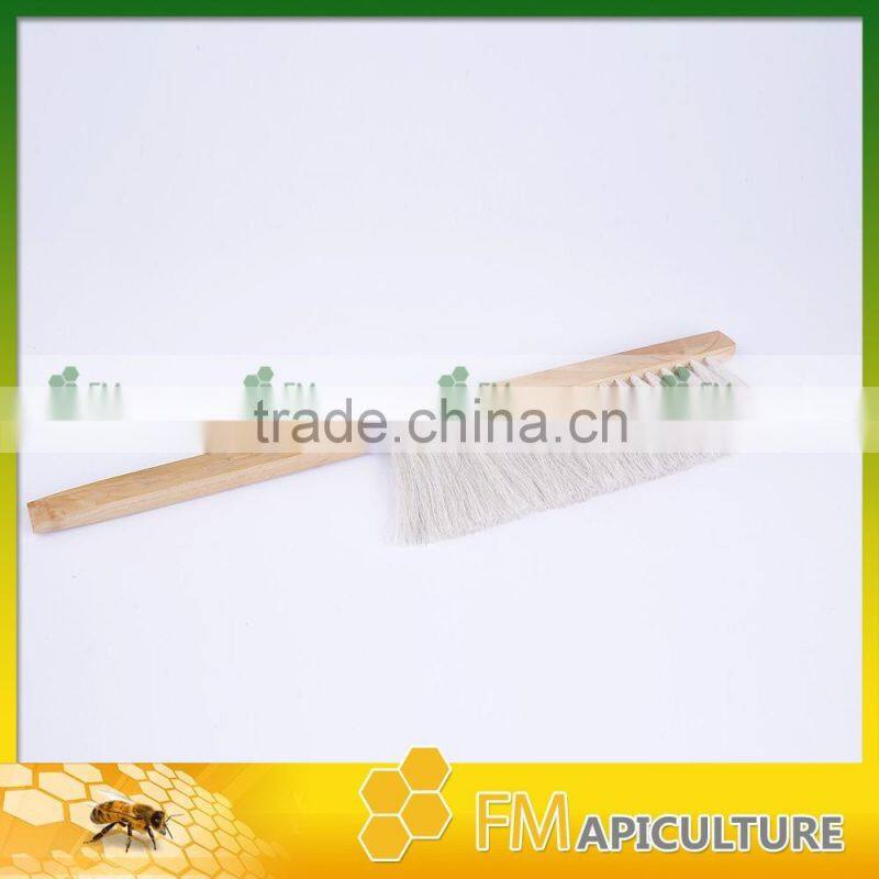 3 rows bee brusher fiber bursher with wood handel; hotsale bee brusher ,