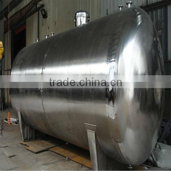 Horizontal distilled water tank