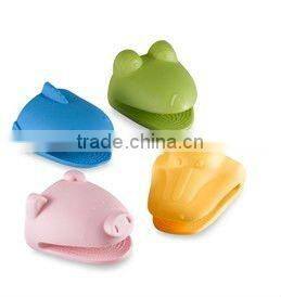 Free Packing Cute Animal Shape Silicone Gloves/Kitchen ware