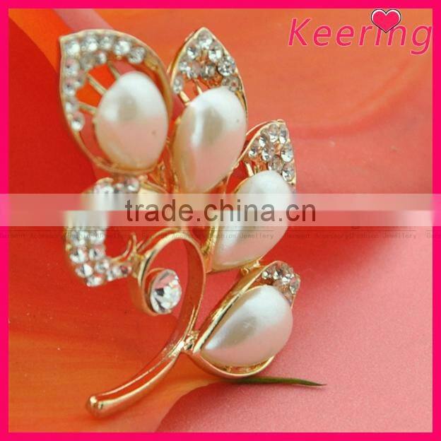 Vintage Inspired pearl Brooch with pin WBR-1481
