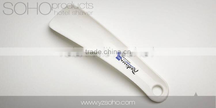 hotel plastic shoe horn,custom foldable shoe horn,long handled shoe horn
