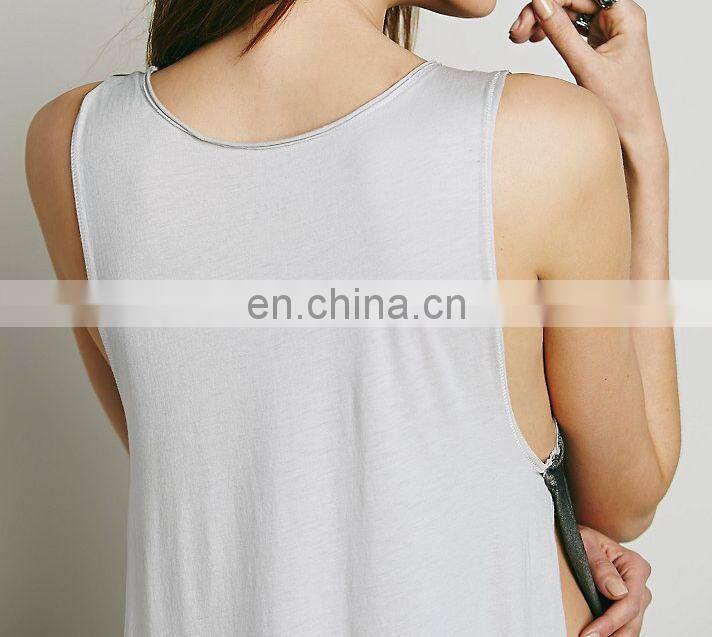 Round neck ladies print sleeveless t shirt, double slit tops