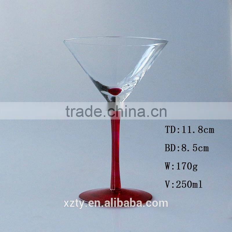 250 ml slightly red cocktail glasses with handle