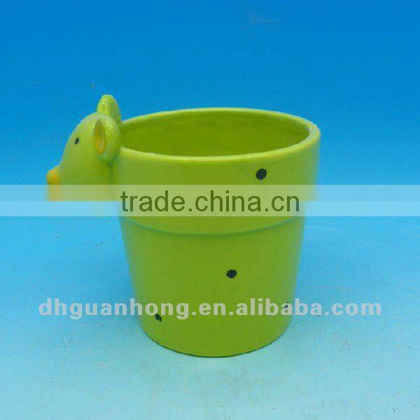 New design animal shape green DeHua ceramic flower pot with saucer