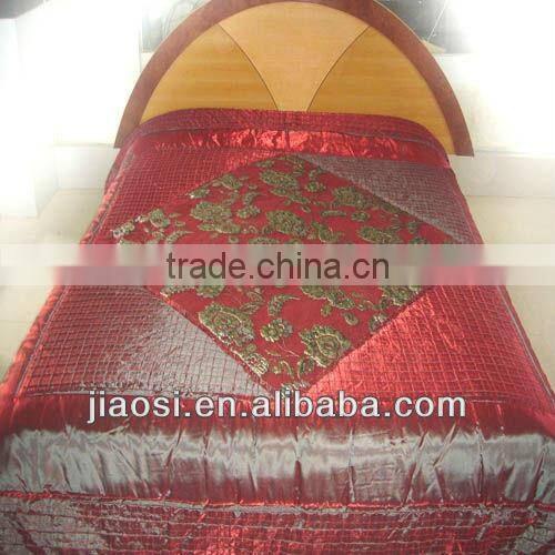 quilted embroidery patchwork quilt with sham