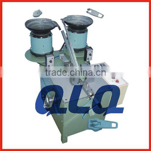 Assembly Machine for assembling Pin lock Zipper Slider Body Pullers