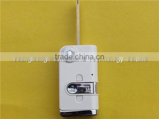 Renault remote key cover with "valeo" on the blade and 3 buttons