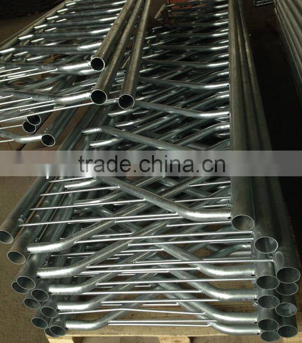Farm equipment cattle panels diagonal feeder barriers for cow equipment