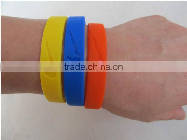Promotion gift silicone bracelets,silicone cuff/silicon bangles for kids