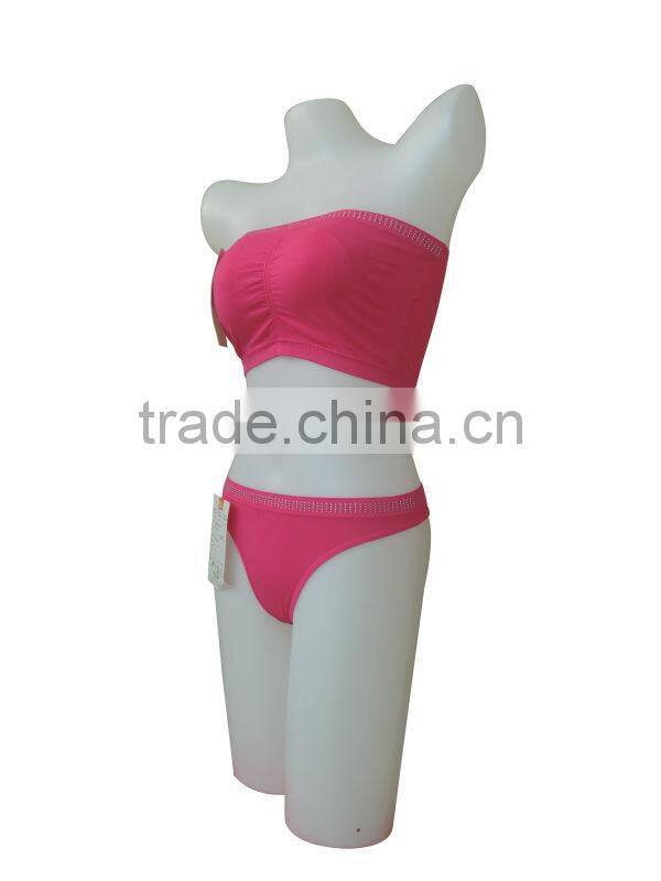nice quality new style seamless woman underwear ladies one piece bandeau bra & thong w/stones