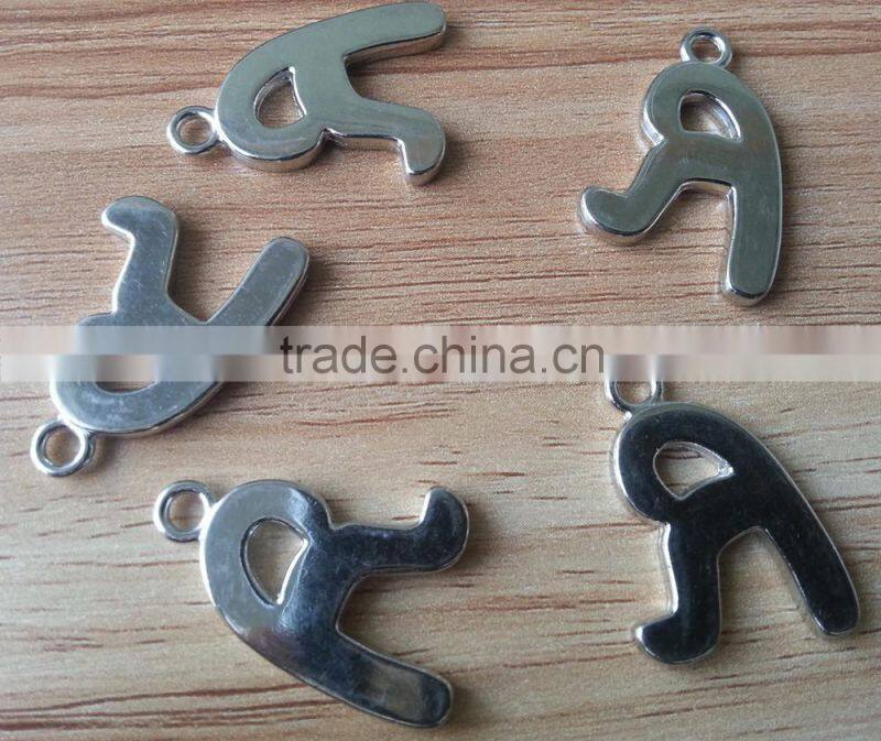 2015 New Arrive Letter R shape Zinc Alloy Material Metal badges in Silver High Gloss NF -- Z1518