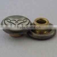 Shoe rivet