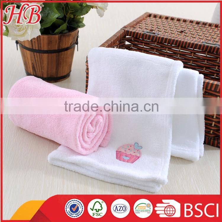 plain dyed embroidered knitted 2pcs coral fleece baby blanket