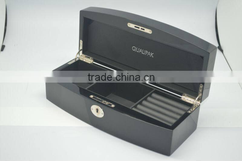 Whole sale jewelry boxes, gift boxes with fashion contemporary look