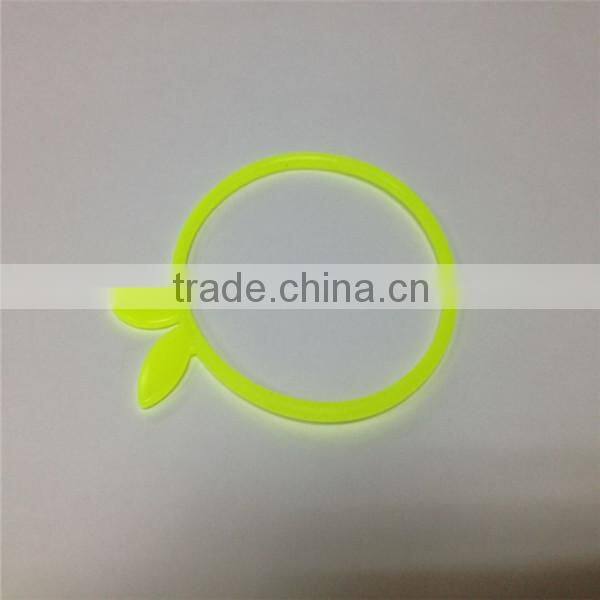 Eco-friendly cheapest silicone bracelets ,cool and cute silicone wristbands,hot selling gifts