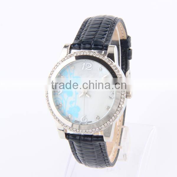 Wrist ladies vogue leather watch crystal