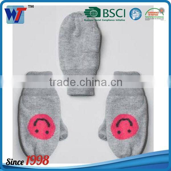 100 Acrylic thick knit beanie cap and golves set smile beanie hat