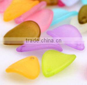 Acrylic petal shaped beads in mixed color and different size,diy Jewelry Accessories