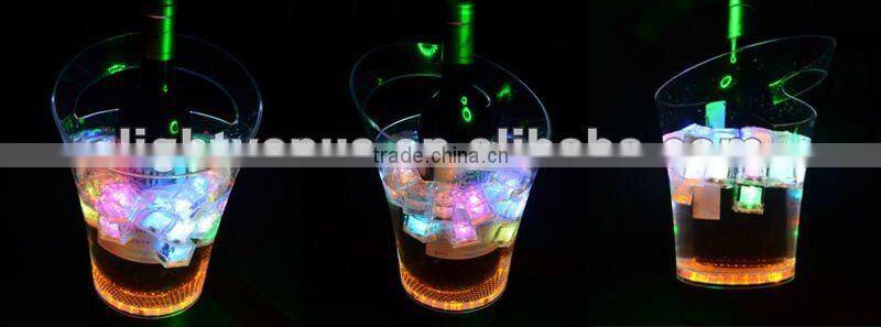 bottle holder with ice bucket