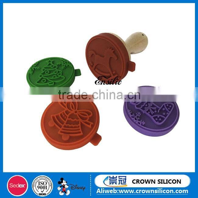 FDA High quality christmas moose shaped wood handle custom silicone cookie stamp