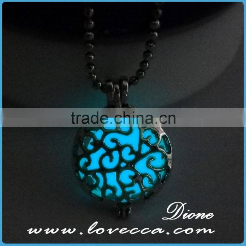 Best gift luminous pendant necklace hollow floating glow in the dark luminous necklace locket