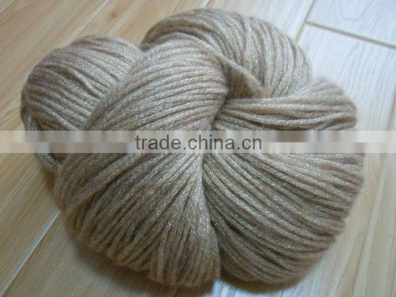 48%Metallic 26%Acrylic 26%Wool Spray yarn