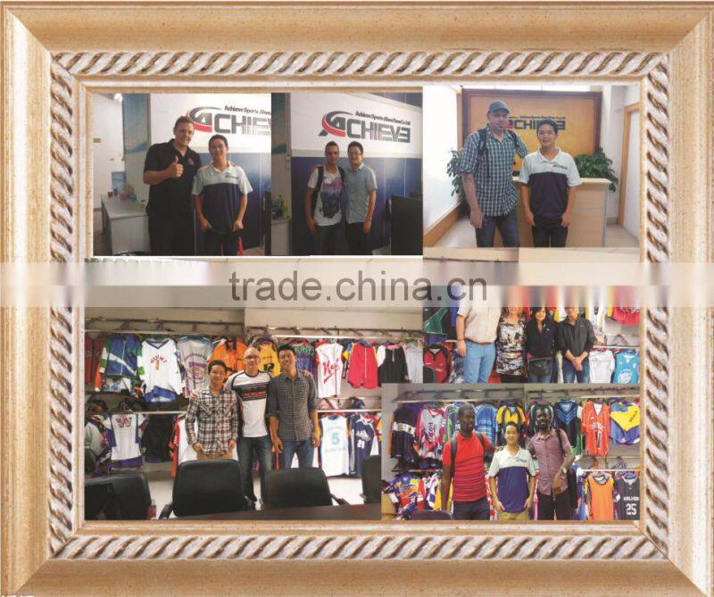 wholesale custom logo men down jacket for the winter