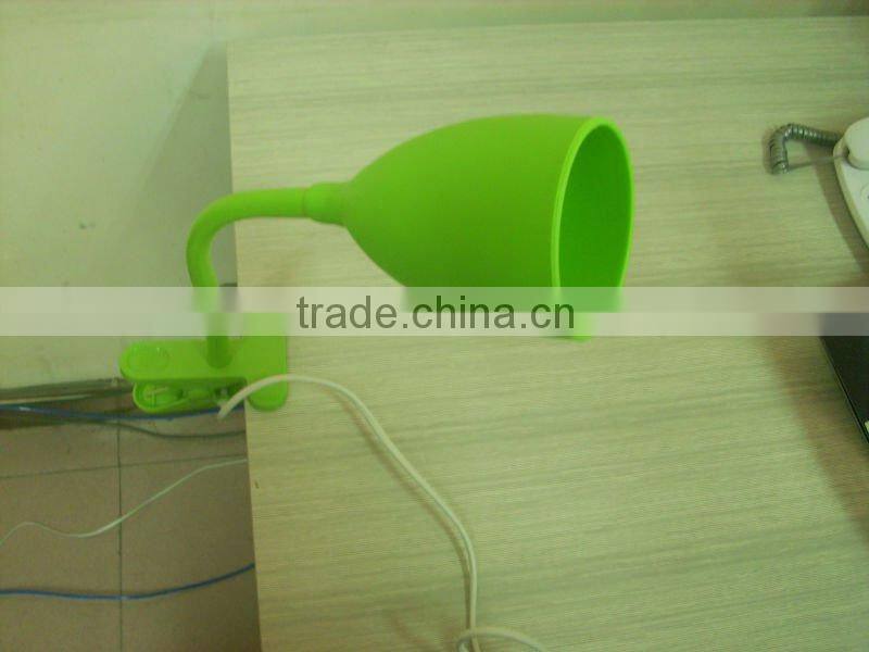 simple clip lamp for children
