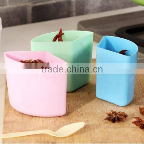 Custom New Food-Grade PP Plastic Seasoning Box 3 Girds one big Box Spice Case Supplier