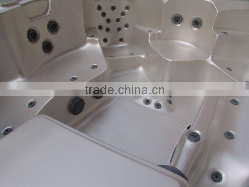 Whirlpool hot tub for outdoor indoor use