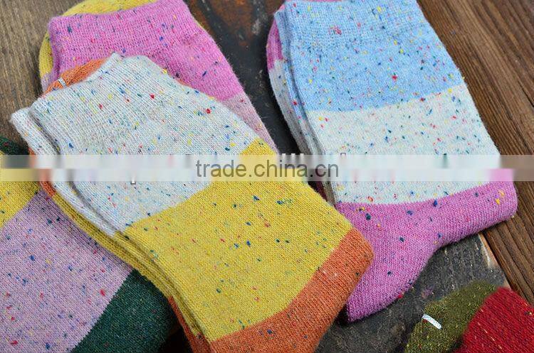 Color little lady retro color yarn into color candy rabbit wool socks