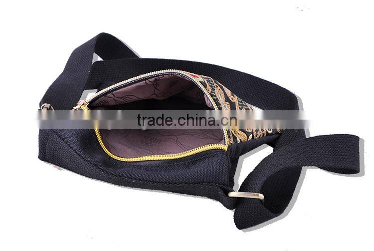 Wholesale unisex canvas messenger bag high quality double sides embroidery bag with pocket