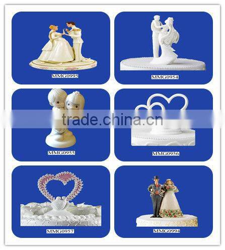 Resin Heart Shaped Decorative White Wedding Figurine