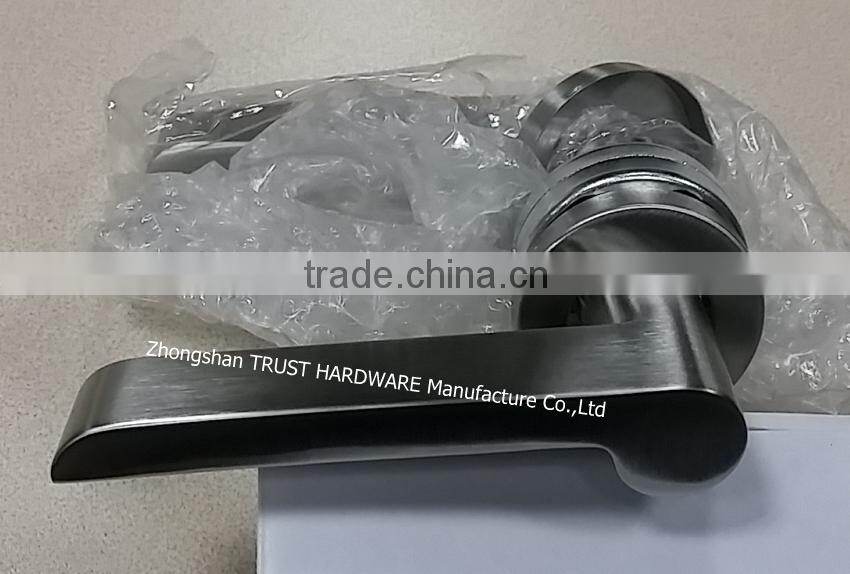 TH037:Stainless Steel Lever Handle with Escutcheon