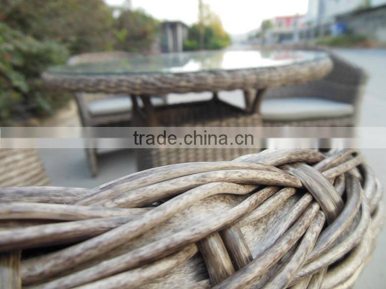 GOOD SELLING RATTAN DINING TABLE