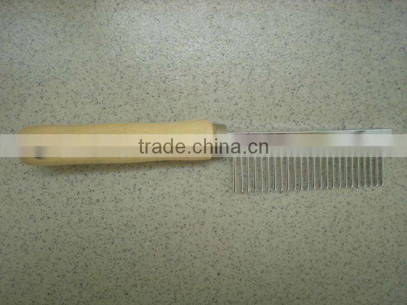 Wooden pet comb