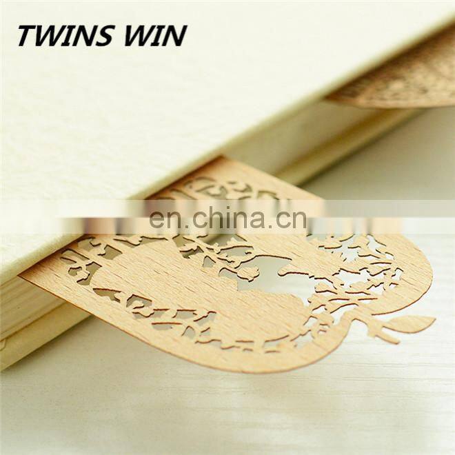 Promotional korean 2018 top fashion wooden bookmark wholesale cheap creative flower design bookmarks for school