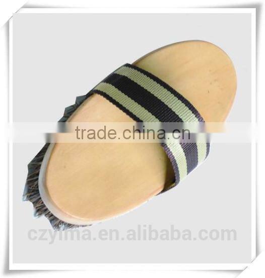 wooden horse cleaning brush with plastic bristle/harness