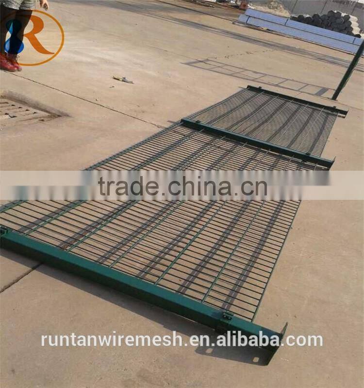 Double wire mesh fence/Pvc coated twin wire 868 fence panel/green or black color twin wire Sport Mesh Fence ( Manufacturer )