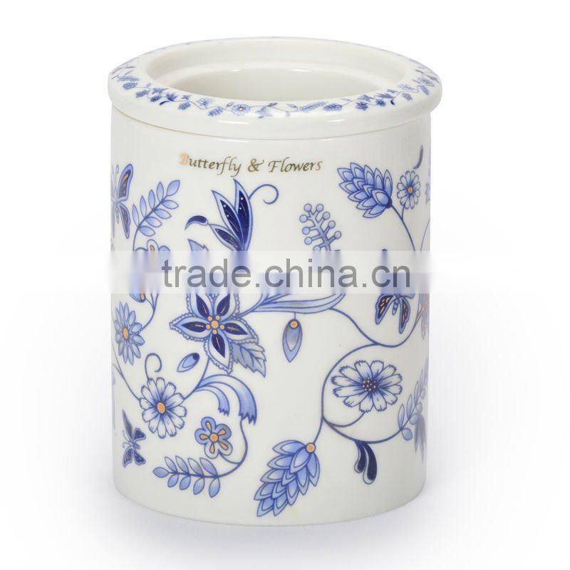2013 ceramic gravy pot