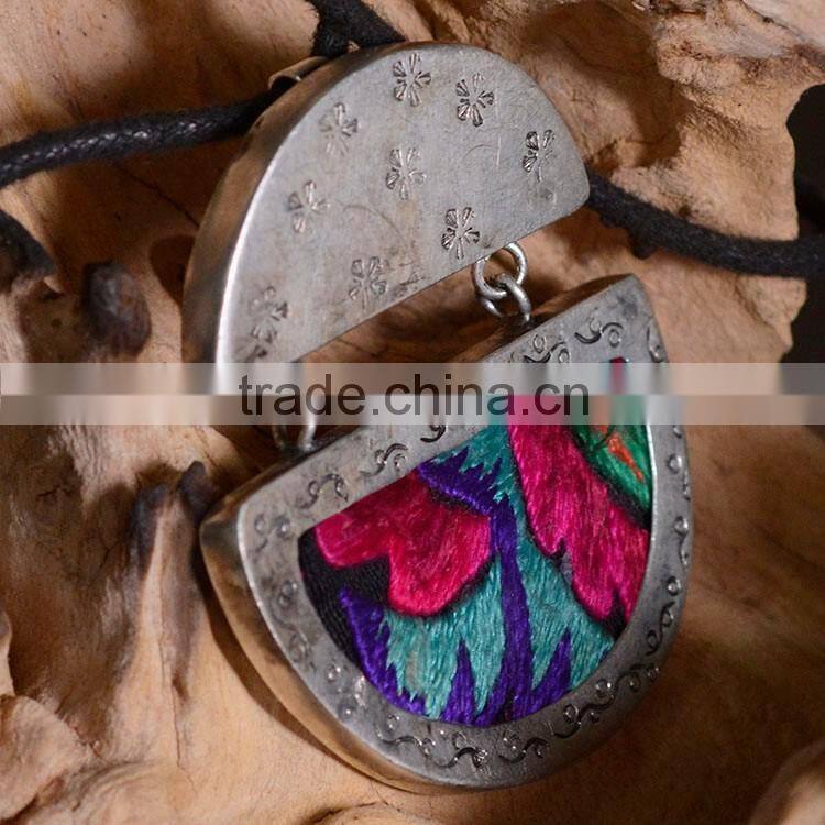 Fashion pendant necklace jewelry embroidery miao necklace used for women clothing