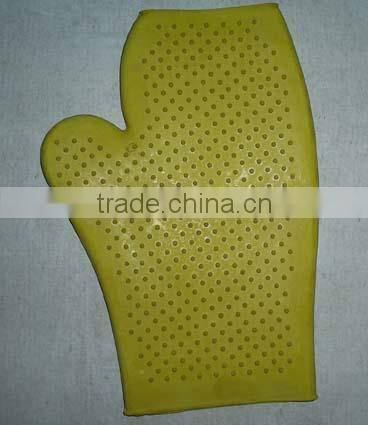 Rubber horse Curry Combs