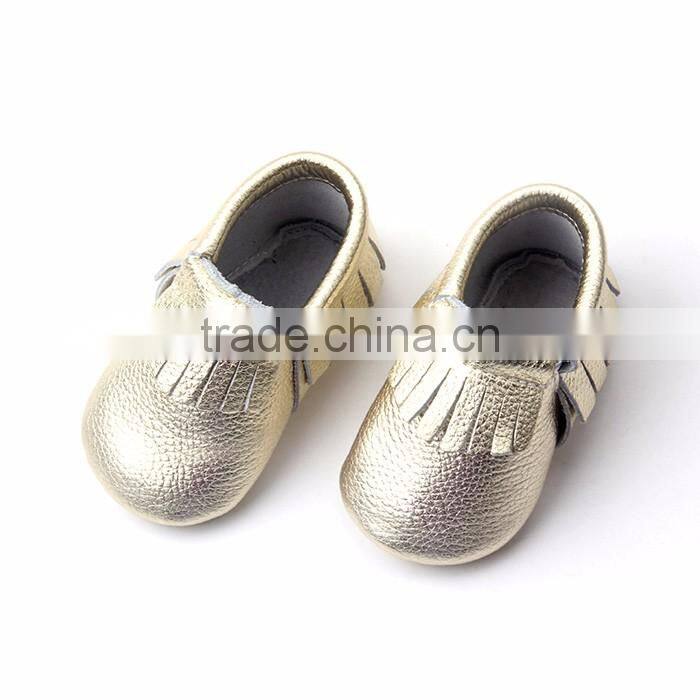 Latest design cheap leather wholesale baby moccasins shoes in china