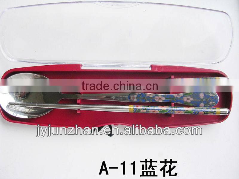 Cheap chopsticks and spoon sets made in China ( With blue flower stick on)