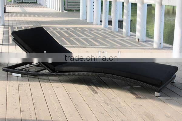 2017 Sigma SGS all weather outdoor resin wicker classic chaise lounge